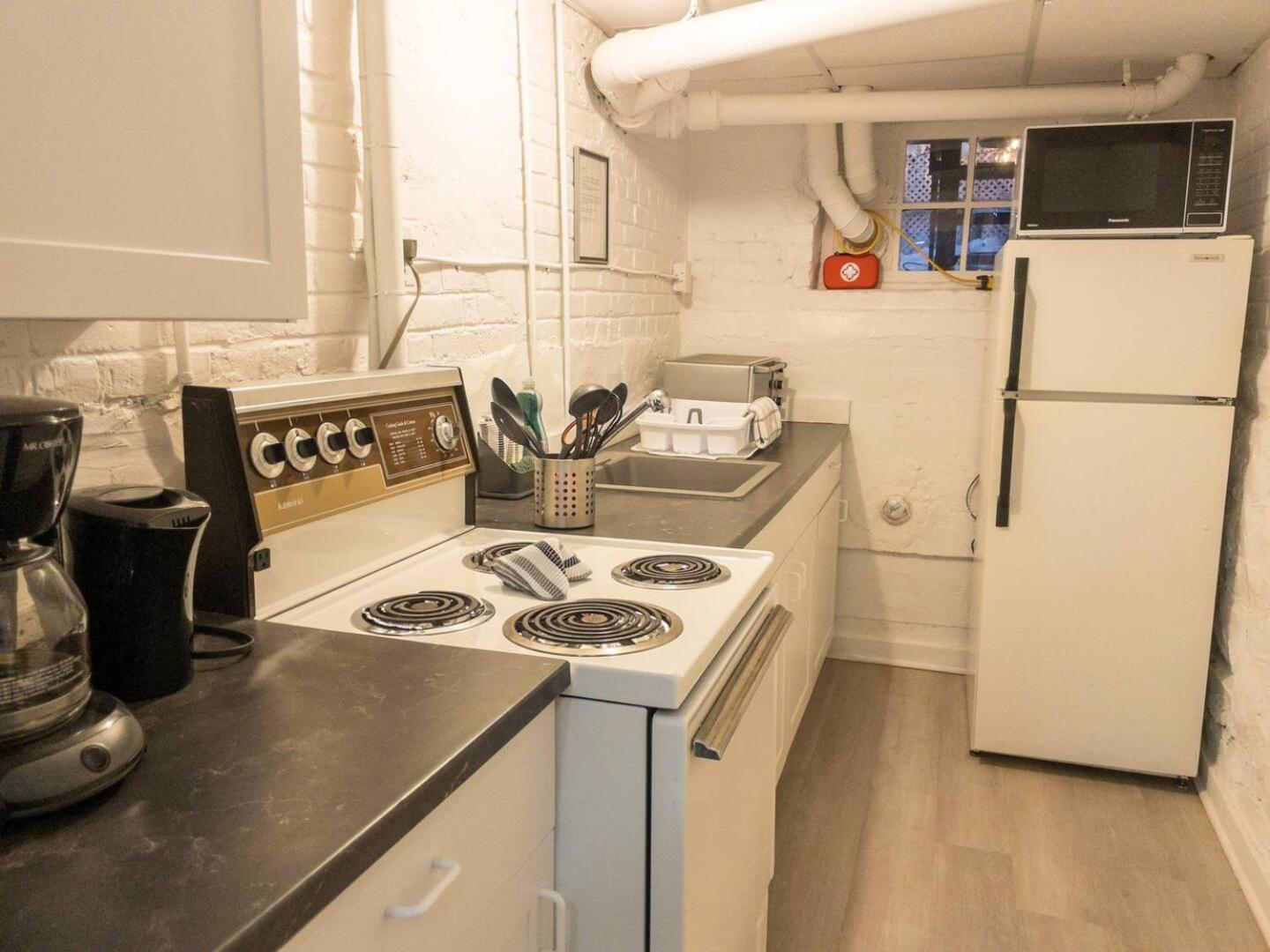 Heart Of Mtr For Memerable Experiance 2 Backyard 7Minmetro Fully Renovated & Equipped Montreal Exterior photo